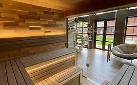 Hostynnyy Dvir Apartament Hotel & Spa